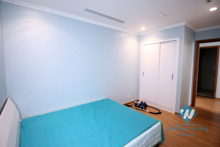 A 2 bedroom apartment for rent in Vinhome Nguyen chi thanh